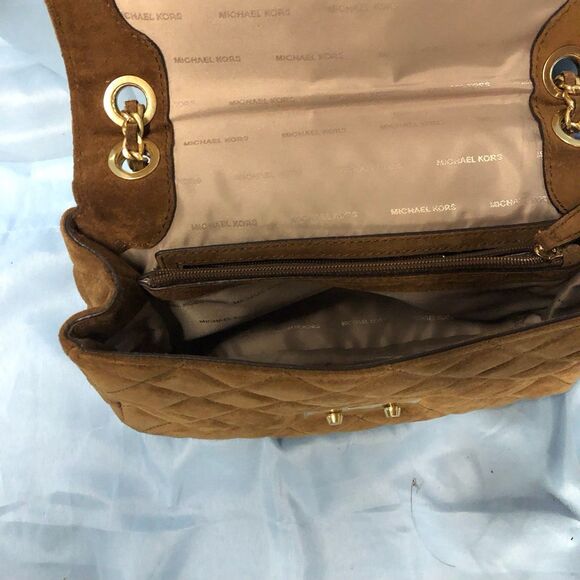 Michael Kors Quilted Taupe Sueded Crossbody Classic Luxury - Picture 5 of 6